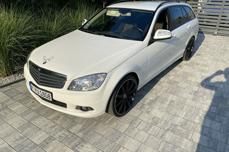 Mercedes C 180 Bardzo zadbana - 100% oryginalny przebieg - BEZWYPADKOWA zdjęcie 35