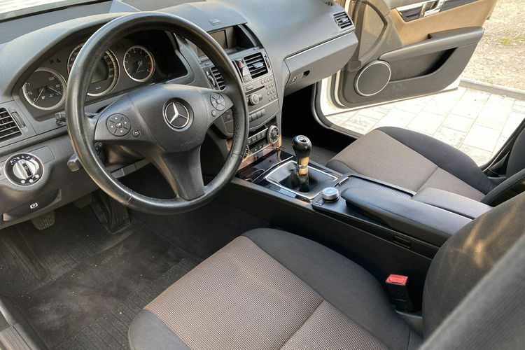 Mercedes C 180 Bardzo zadbana - 100% oryginalny przebieg - BEZWYPADKOWA zdjęcie 7