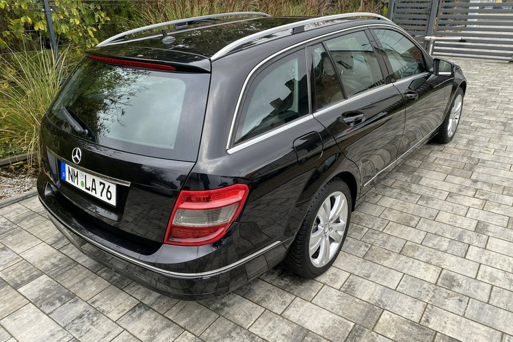 Mercedes C 180 DUZA NAVI Bardzo zadbana - 100% oryginalny przebieg.NOWY ROZRZĄD zdjęcie 2