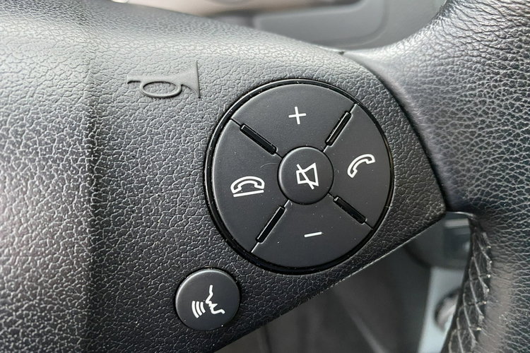 Mercedes C 180 DUZA NAVI Bardzo zadbana - 100% oryginalny przebieg.NOWY ROZRZĄD zdjęcie 20