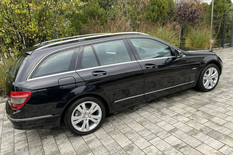 Mercedes C 180 DUZA NAVI Bardzo zadbana - 100% oryginalny przebieg.NOWY ROZRZĄD zdjęcie 34