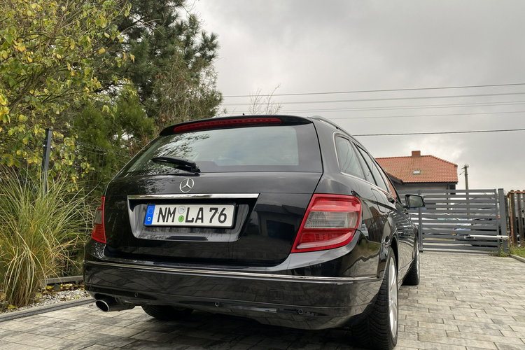 Mercedes C 180 DUZA NAVI Bardzo zadbana - 100% oryginalny przebieg.NOWY ROZRZĄD zdjęcie 35