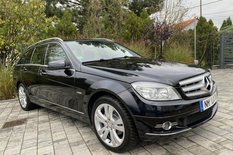 Mercedes C 180 DUZA NAVI Bardzo zadbana - 100% oryginalny przebieg.NOWY ROZRZĄD zdjęcie 40