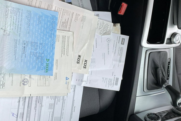 Mercedes C 180 DUZA NAVI Bardzo zadbana - 100% oryginalny przebieg.NOWY ROZRZĄD zdjęcie 7