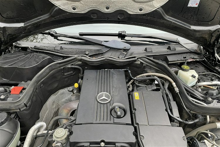 Mercedes C 180 DUZA NAVI Bardzo zadbana - 100% oryginalny przebieg.NOWY ROZRZĄD zdjęcie 8