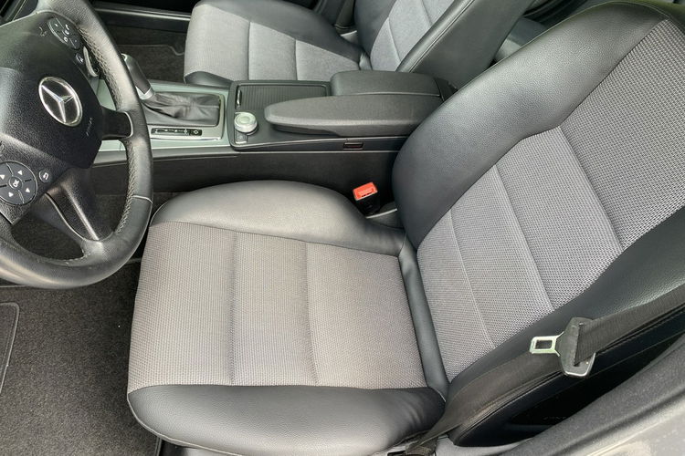 Mercedes C 180 Bardzo zadbana - 100% oryginalny przebieg zdjęcie 10