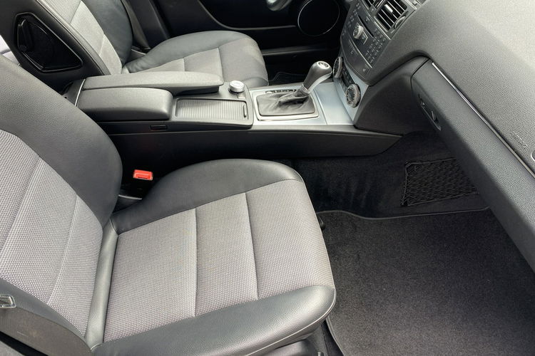 Mercedes C 180 Bardzo zadbana - 100% oryginalny przebieg zdjęcie 11