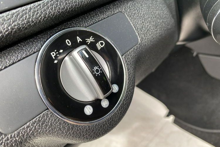 Mercedes C 180 Bardzo zadbana - 100% oryginalny przebieg zdjęcie 31