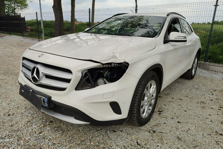 GLA 200 Mercedes-Benz GLA 200 CDI 4Matic 7G-DCT  zdjęcie 11