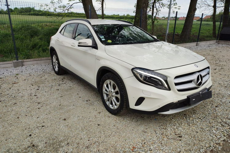 GLA 200 Mercedes-Benz GLA 200 CDI 4Matic 7G-DCT  zdjęcie 2