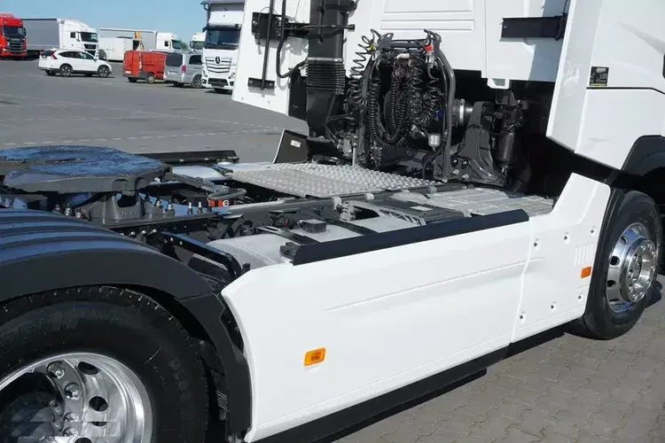 Renault T 520 / EURO 6 / ACC / HIGH CAB / RETARDER / I - COOL / NOWY MODEL zdjęcie 14