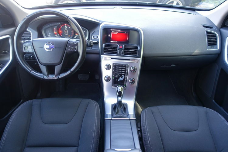 Volvo XC 60 FV 23% / Bardzo zadbany użytkowany przez Kobietę / D3 - 149 KM zdjęcie 15