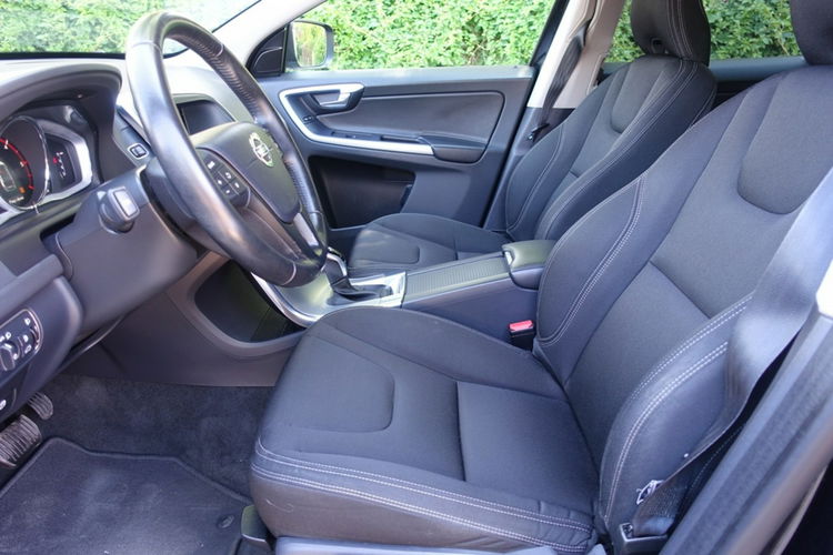 Volvo XC 60 FV 23% / Bardzo zadbany użytkowany przez Kobietę / D3 - 149 KM zdjęcie 8