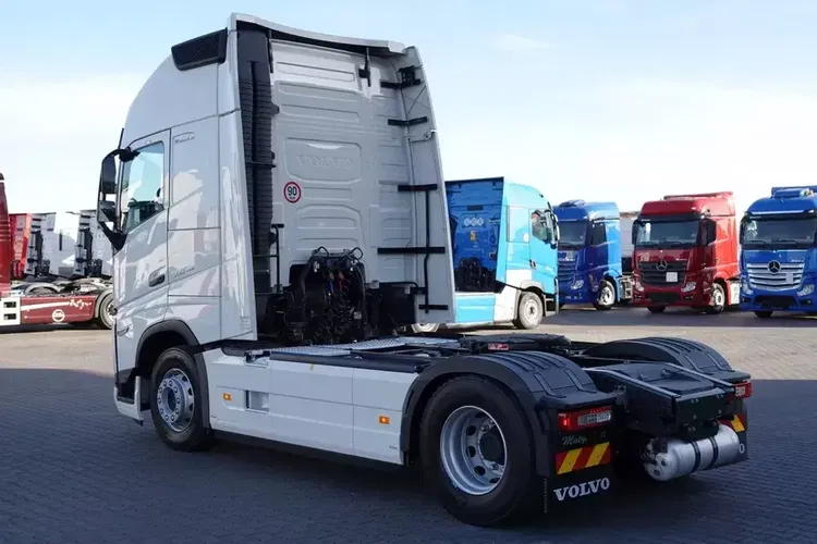 Volvo FH 500 / XXL / KLIMA POSTOJOWA / SKÓRY / 2023 ROK / Baki 1470 L / zdjęcie 6