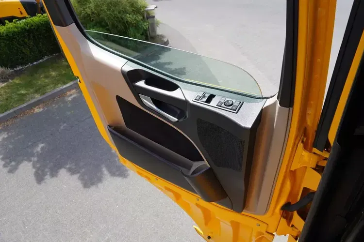 Mercedes Actros MP5 2542 Giga / Low Deck / BDF / 6×2 / E6 zdjęcie 18