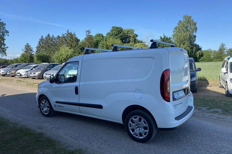 Fiat Doblo 1.6 MultiJet MAXi 3 osobowy 2018r. Podgrzewane siedzenia Klimatyzacja. zdjęcie 4