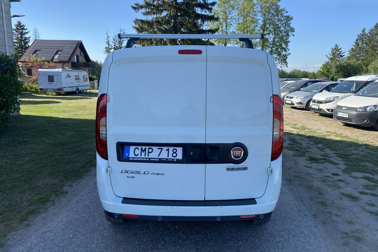 Fiat Doblo 1.6 MultiJet MAXi 3 osobowy 2018r. Podgrzewane siedzenia Klimatyzacja. zdjęcie 5