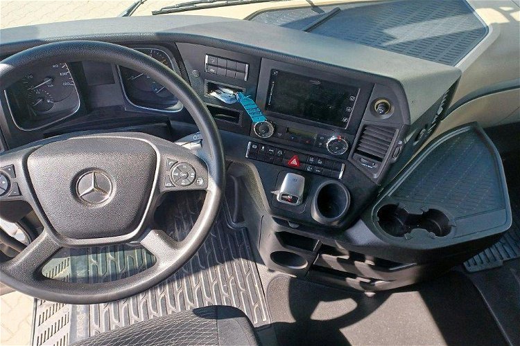 Mercedes ACTROS zdjęcie 1050