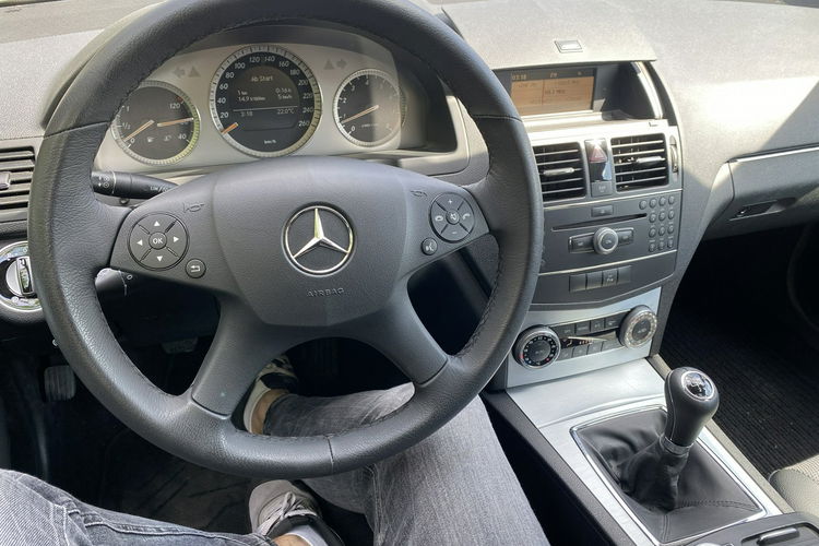 Mercedes C 180 Bardzo zadbana - 100% oryginalny przebieg.NOWY ROZRZĄD zdjęcie 13
