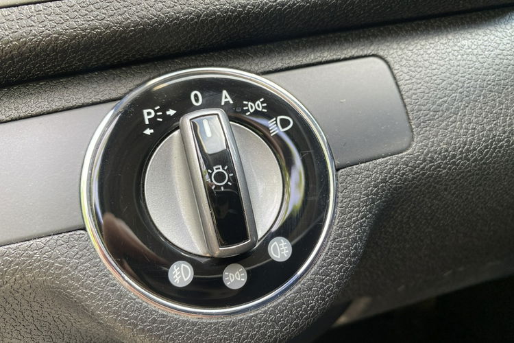 Mercedes C 180 Bardzo zadbana - 100% oryginalny przebieg.NOWY ROZRZĄD zdjęcie 16