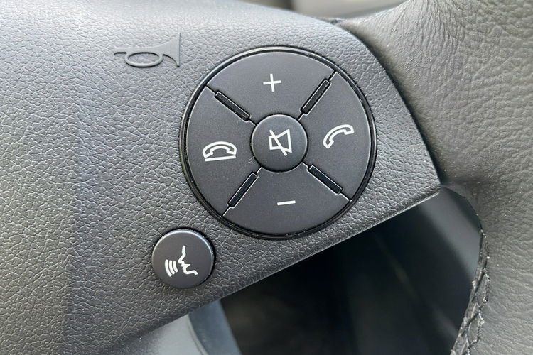Mercedes C 180 Bardzo zadbana - 100% oryginalny przebieg.NOWY ROZRZĄD zdjęcie 19