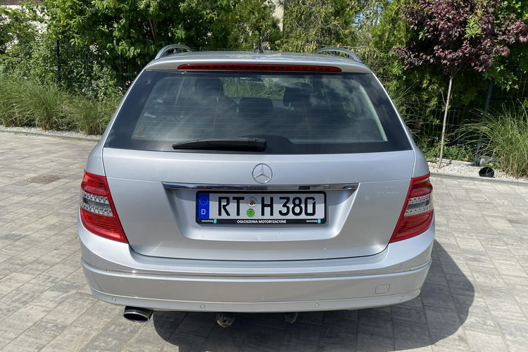 Mercedes C 180 Bardzo zadbana - 100% oryginalny przebieg.NOWY ROZRZĄD zdjęcie 25