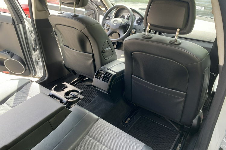 Mercedes C 180 Bardzo zadbana - 100% oryginalny przebieg.NOWY ROZRZĄD zdjęcie 28