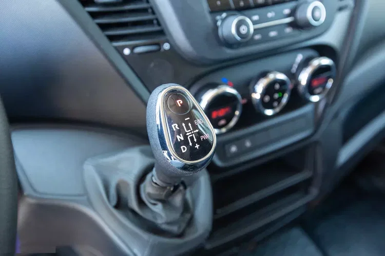 Iveco Daily MAXI L4H2 koła bliźniaki Automat HI MATIC zdjęcie 7