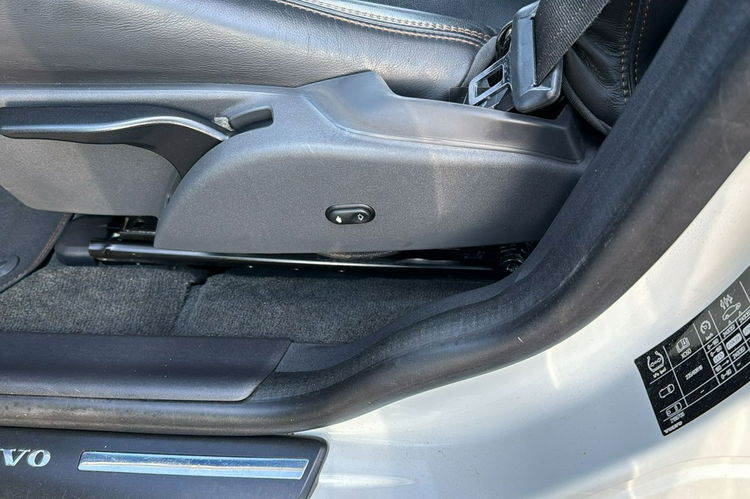 Volvo XC 60 automat, navi, kamera, gwarancja zdjęcie 23