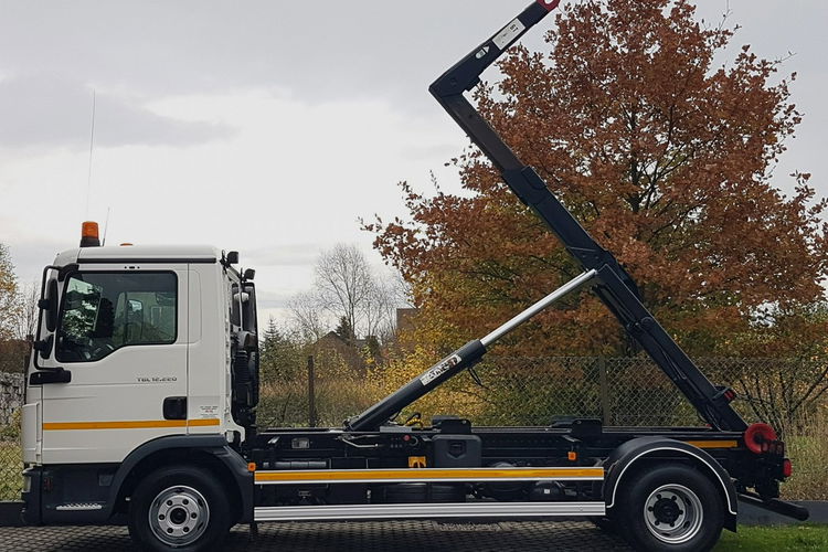 TGL 12.220 HAKOWIEC 4x2 KLIMA HAKOWIEC DO KONTENERÓW MANUAL 12T zdjęcie 13