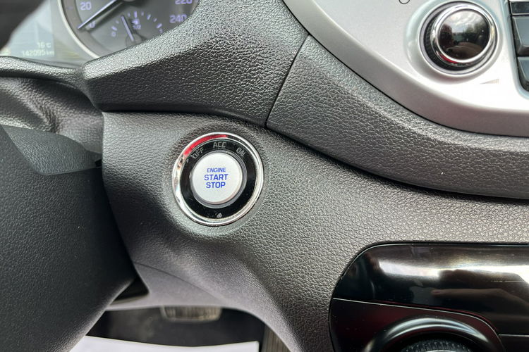 Hyundai Tucson 2.0 1WŁ Org Lakier 4x4 Automat Grzane Skóry Navi AluR19 Isofix StanBDB zdjęcie 35
