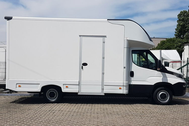 Iveco Daily KONTENER NISKOPODŁOGOWY 4.31x2.23x2.42 KLIMA 35S14 KAMPER KONIOWÓZ zdjęcie 11