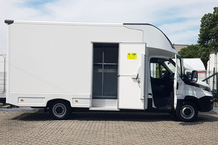 Iveco Daily KONTENER NISKOPODŁOGOWY 4.31x2.23x2.42 KLIMA 35S14 KAMPER KONIOWÓZ zdjęcie 31