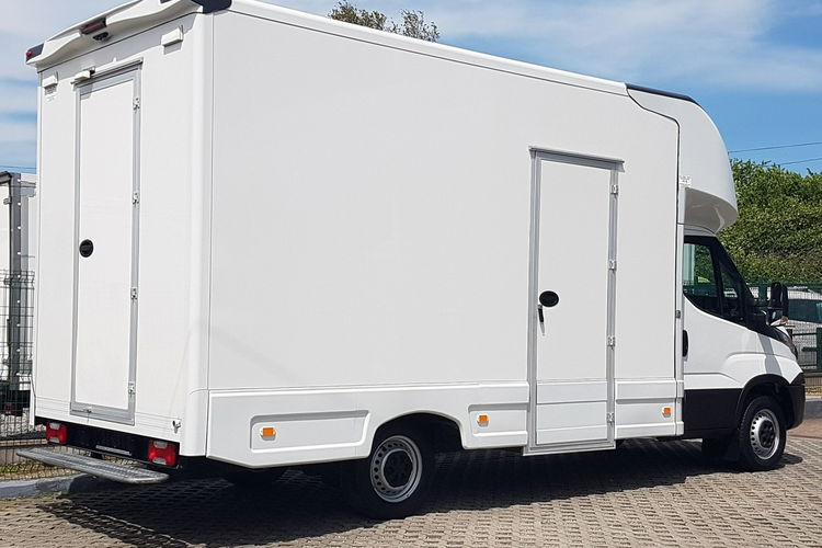 Iveco Daily KONTENER NISKOPODŁOGOWY 4.31x2.23x2.42 KLIMA 35S14 KAMPER KONIOWÓZ zdjęcie 4