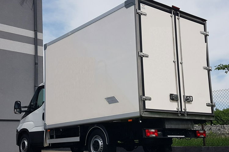 Iveco Daily 35S15 CHŁODNIA AGREGAT 6EP 3.40x2.09x2.09 IZOTERMA zdjęcie 28