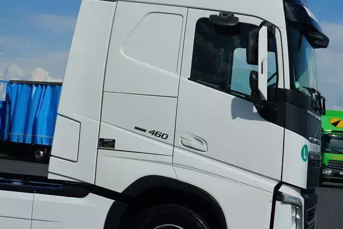 Volvo / FH / 460 / EURO 6 / ACC / GLOBETROTTER zdjęcie 29