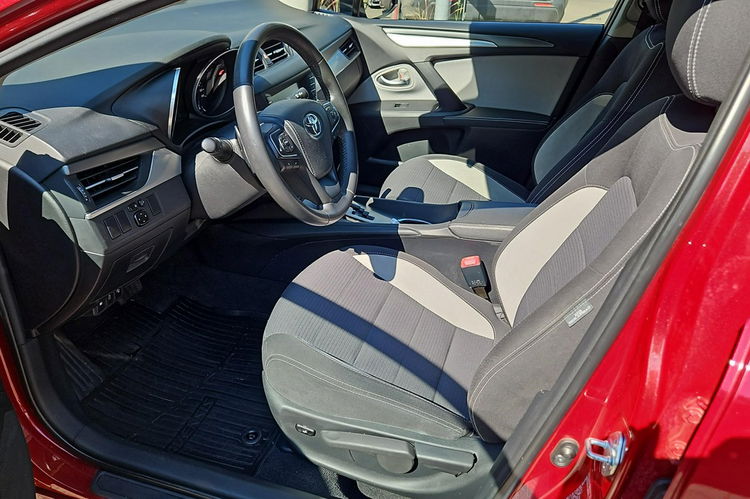 Toyota Avensis 1.8 147KM MS Edition S+ zdjęcie 10