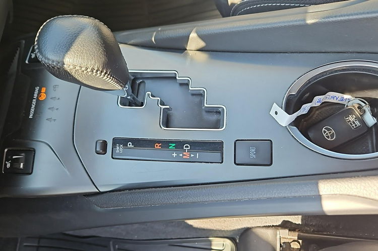 Toyota Avensis 1.8 147KM MS Edition S+ zdjęcie 20