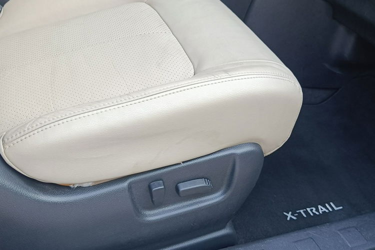 Nissan X-Trail 2.0 dCi LE 4X4, automat, skóra .150 KM, panorama, kamera, zmieniarka CD zdjęcie 28