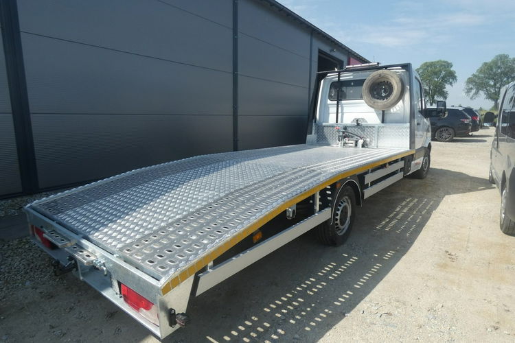 Mercedes Sprinter najazd autolaweta pomoc drogowa zdjęcie 4