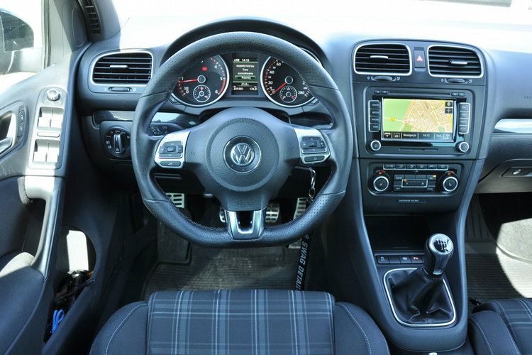 Volkswagen Golf VI 2.0 TDI 170KM GTD Kamera cofania 18cali Bi-Ksenon HAK zdjęcie 22