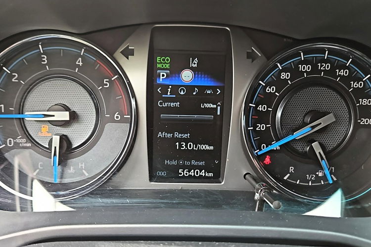 Toyota Hilux 2.8 D4D 204KM AT 4x4 INVINCIBLE, salon Polska, gwarancja zdjęcie 16