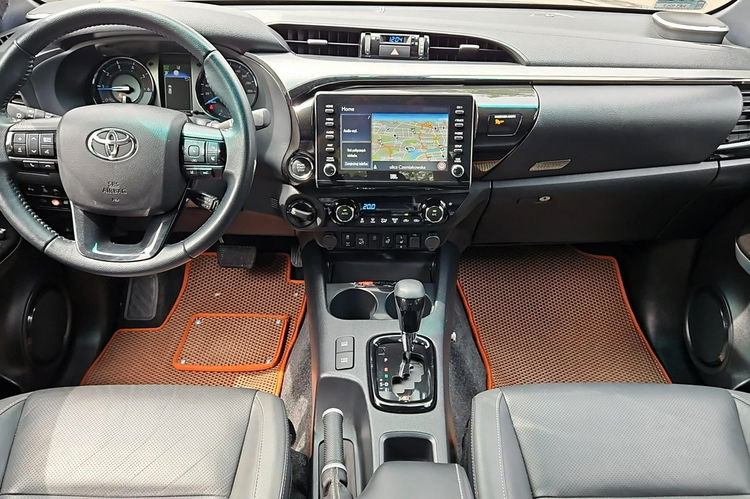 Toyota Hilux 2.8 D4D 204KM AT 4x4 INVINCIBLE, salon Polska, gwarancja zdjęcie 9