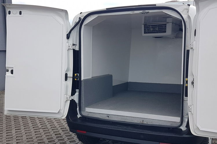 Fiat Doblo MAXI CHŁODNIA IZOTERMA AGREGAT DŁUGI L2H1 KLIMA FUNKCJA GRZANIA zdjęcie 17