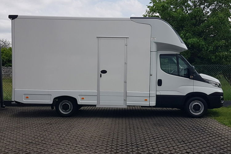 Iveco Daily KONTENER NISKOPODŁOGOWY 4.31x2.23x2.42 KLIMA 35S14 KAMPER KONIOWÓZ zdjęcie 11