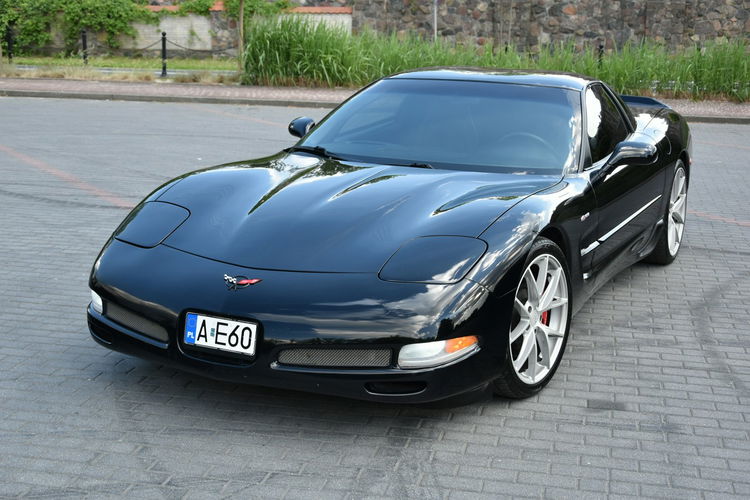 Chevrolet Corvette Z06 5.7 V8 390KM Manual 2001r. niski przebieg 81tkm BOSE Skóra Polecam zdjęcie 17