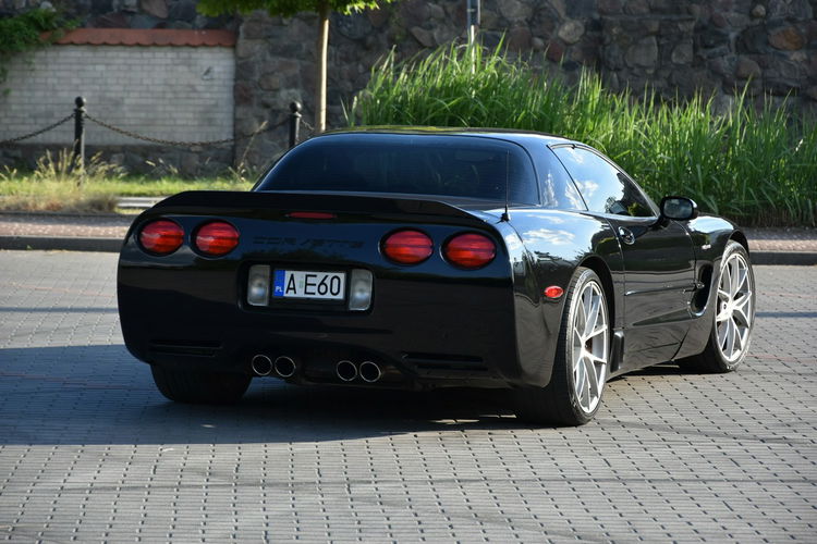 Chevrolet Corvette Z06 5.7 V8 390KM Manual 2001r. niski przebieg 81tkm BOSE Skóra Polecam zdjęcie 21