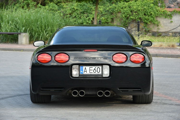 Chevrolet Corvette Z06 5.7 V8 390KM Manual 2001r. niski przebieg 81tkm BOSE Skóra Polecam zdjęcie 5