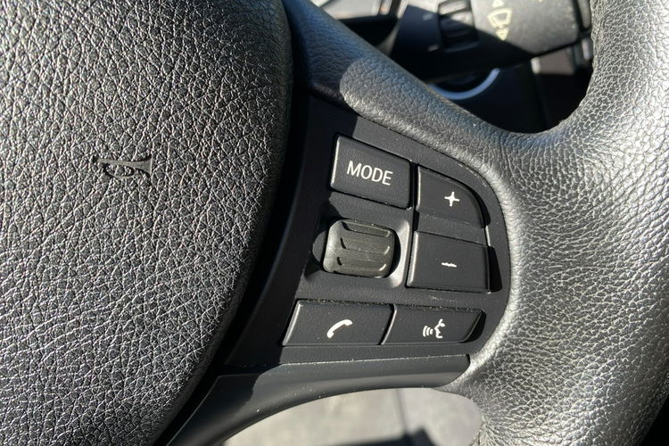 BMW 120 Bardzo zadbana NISKI oryginalny przebieg zdjęcie 13