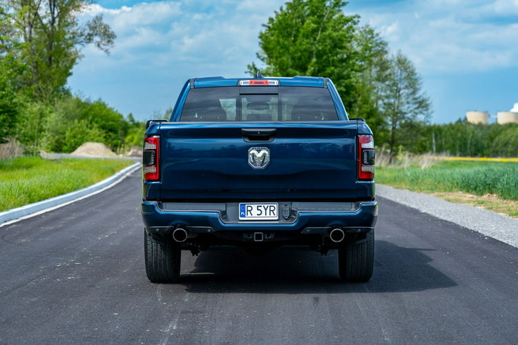 RAM Dodge RAM 1500 5.7 V8 4x4 BLUE 2019r zdjęcie 11